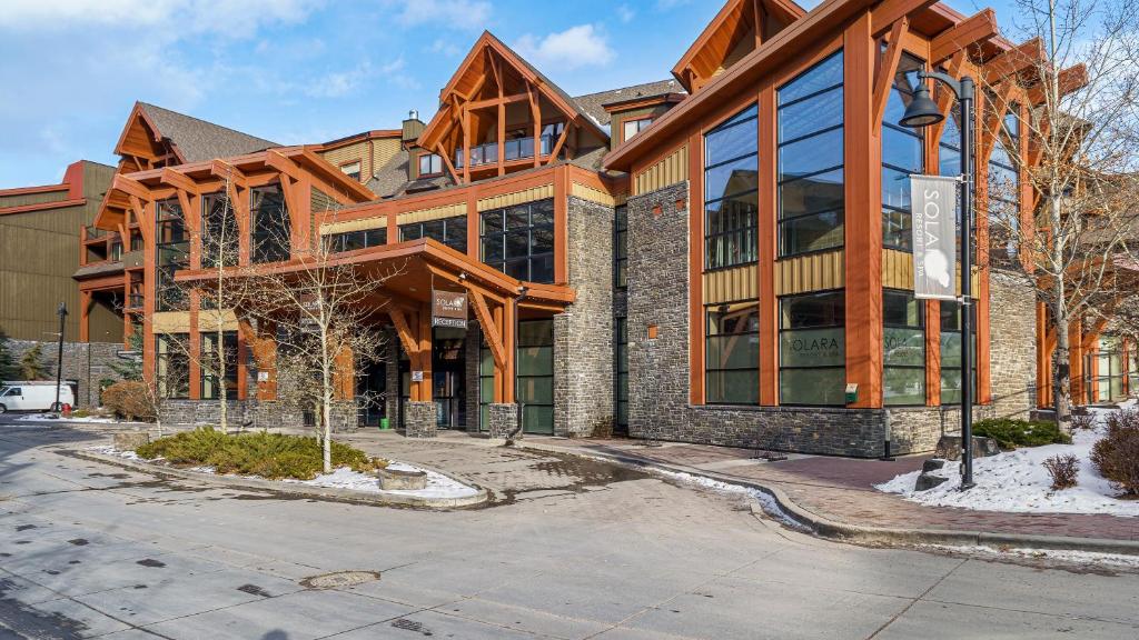 Image 2 of Adventurer’s Escape~ Mountain Luxury Resort