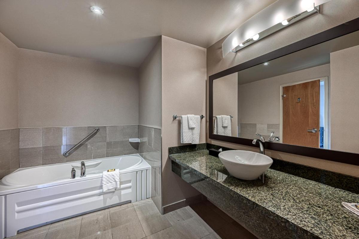 Image 3 of Best Western Plus Perth Parkside Inn & Spa