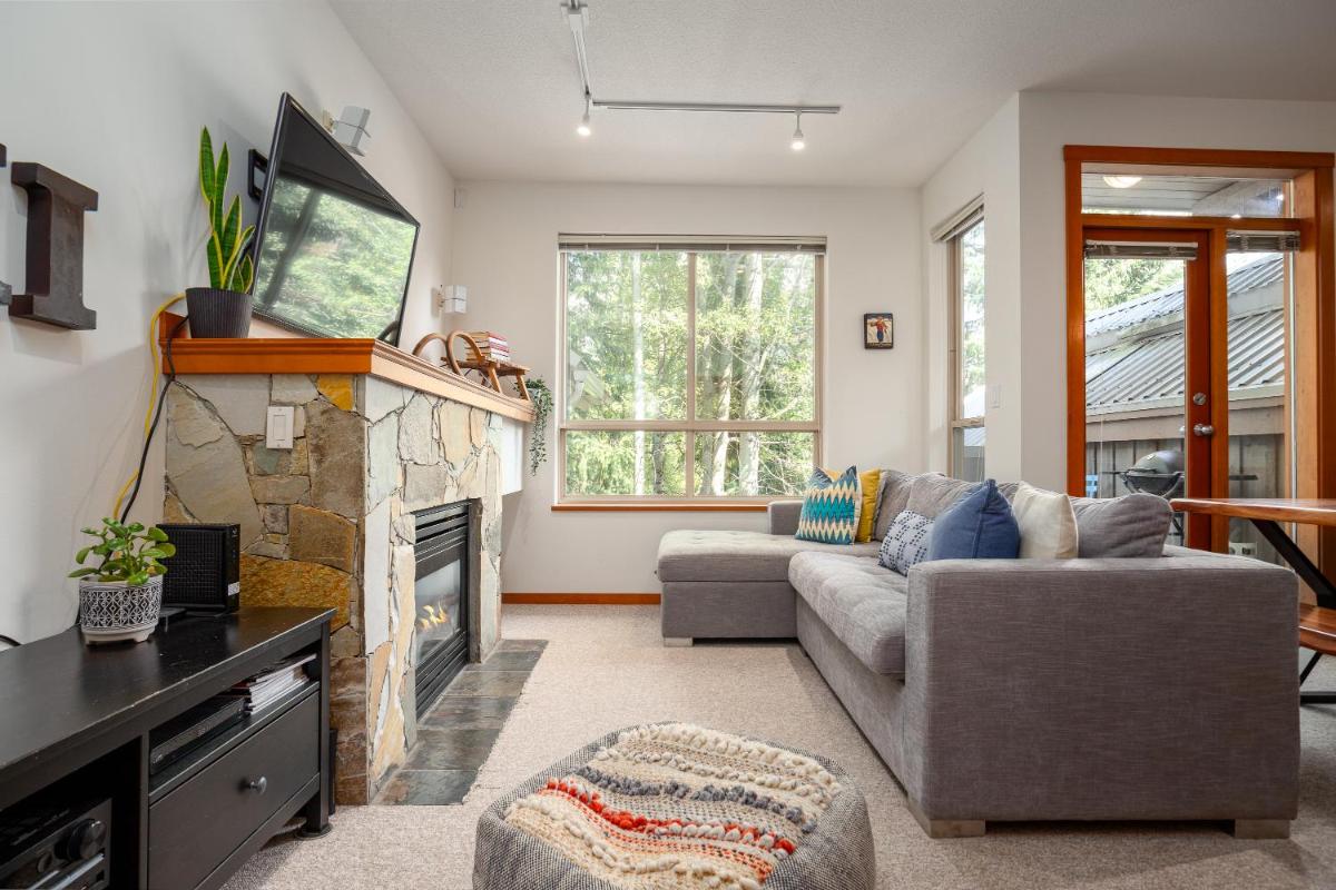 Image 5 of Bright Multi-Level Home