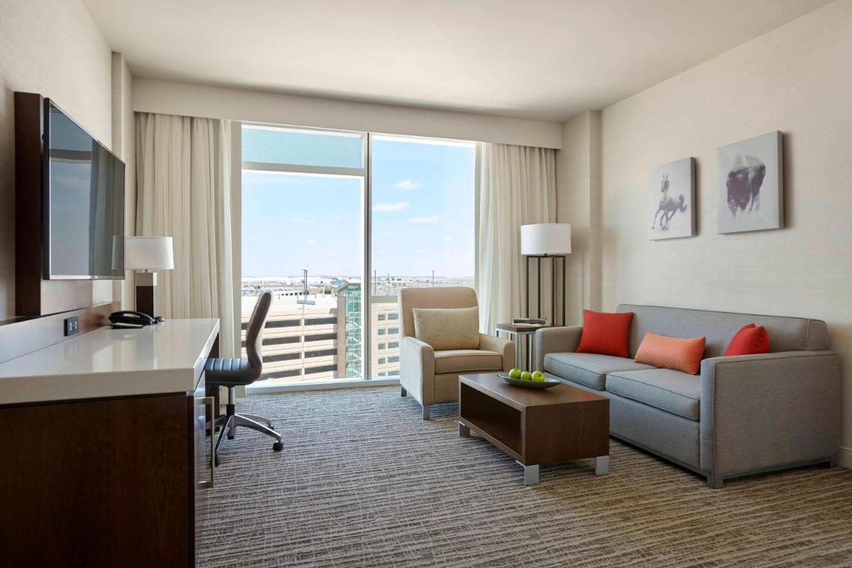 Image 6 of Calgary Airport Marriott In-Terminal Hotel