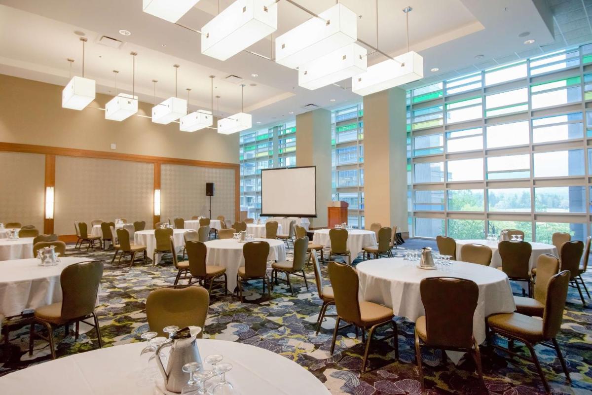 Image 7 of Coast Coal Harbour Vancouver Hotel by APA