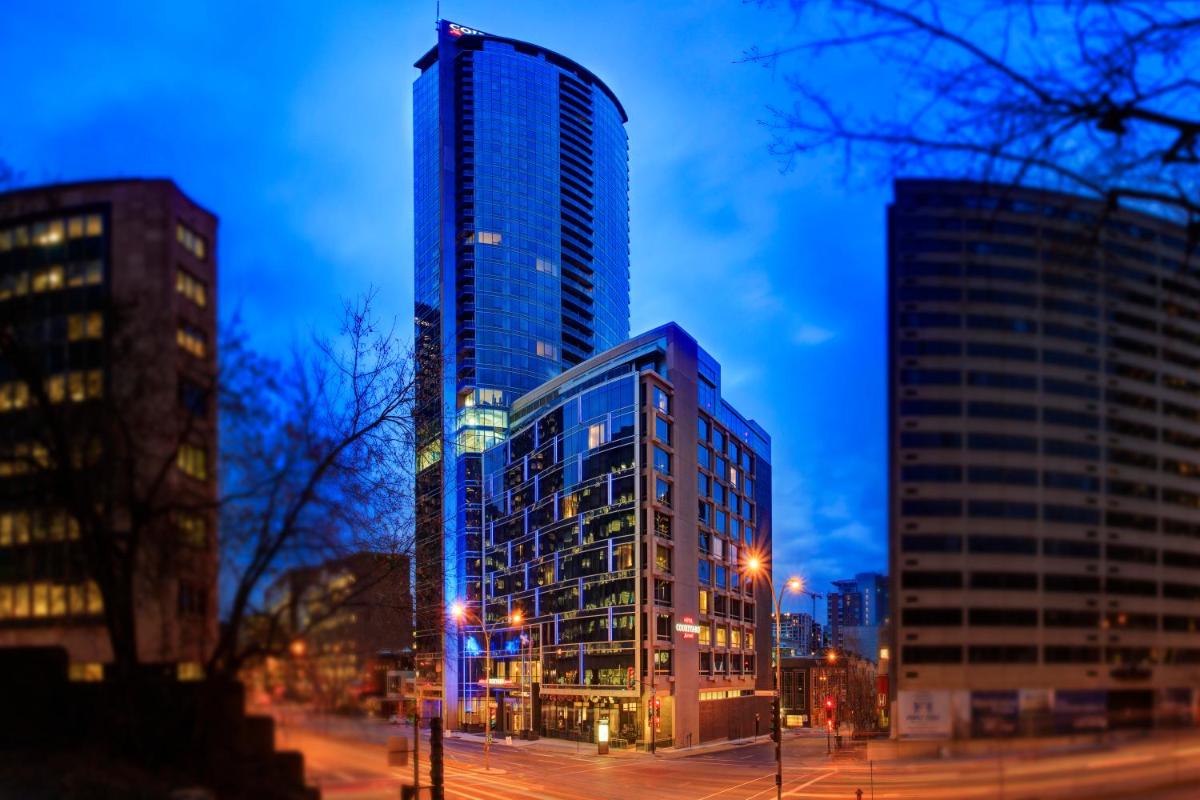 Image 7 of Courtyard par Marriott Montréal Centre-ville