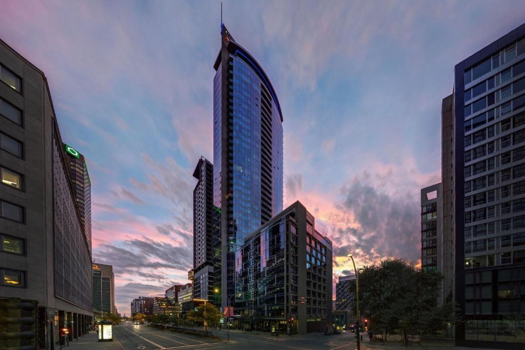 Image 2 of Courtyard par Marriott Montréal Centre-ville