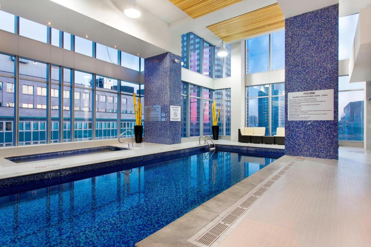 Image 4 of Courtyard par Marriott Montréal Centre-ville