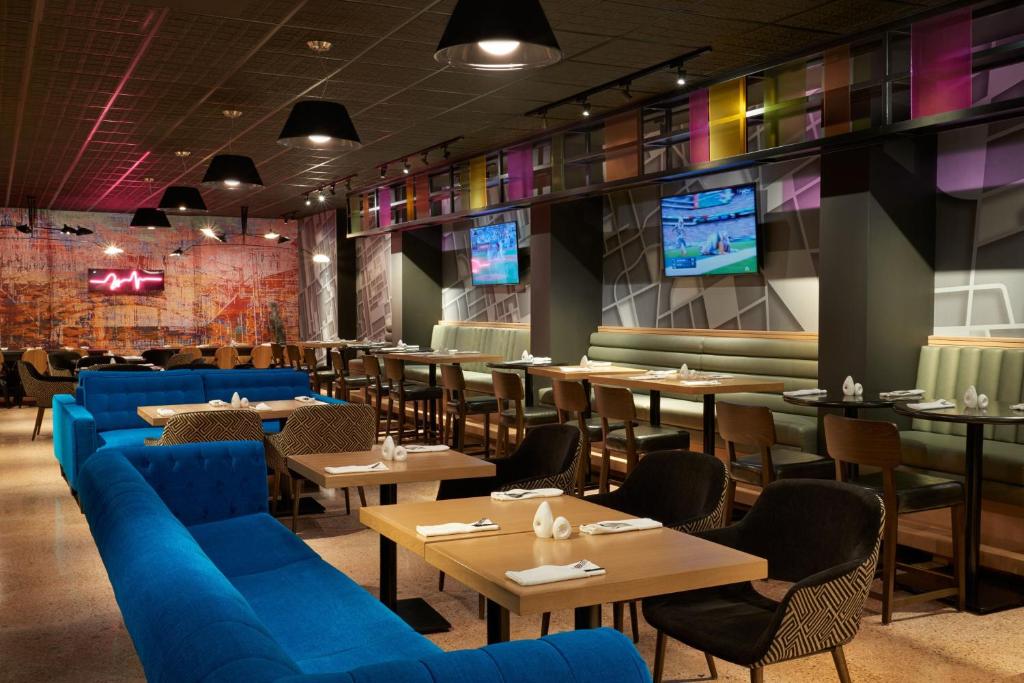 Image 1 of Delta Hotels by Marriott Toronto Airport & Conference Centre