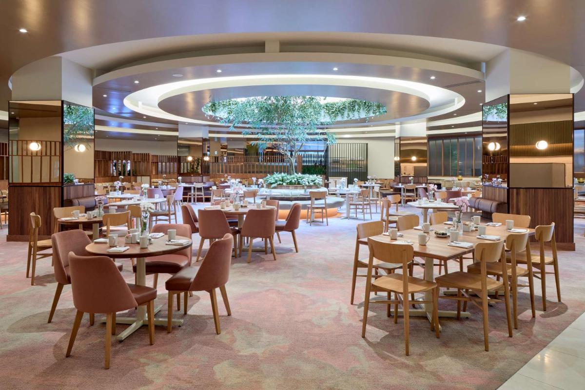 Image 5 of DoubleTree By Hilton Montreal