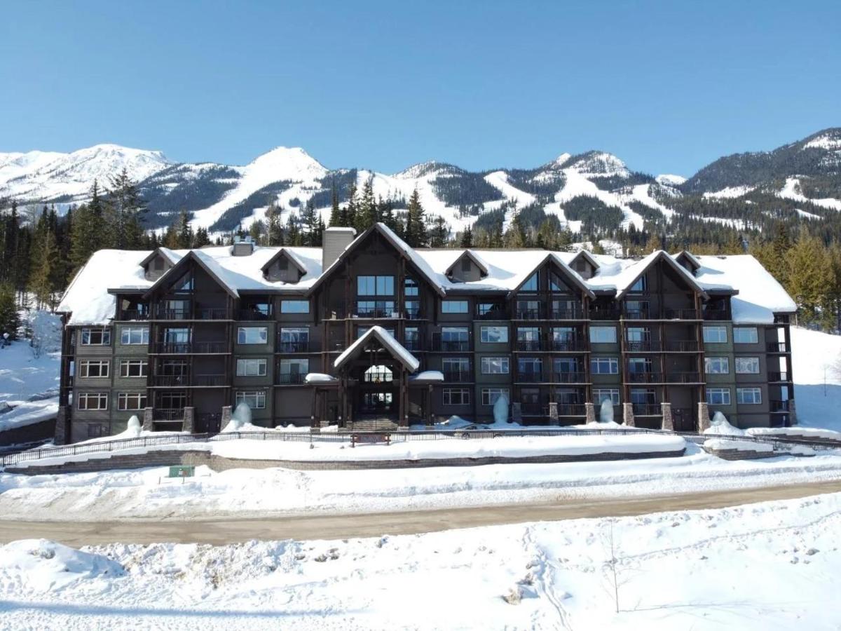 Image 6 of Fully Renovated Ski-in/out Loft with Private Hot Tub!