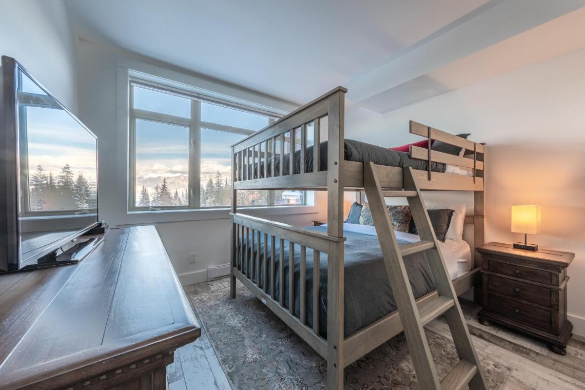 Image 2 of Fully Renovated Ski-in/out Loft with Private Hot Tub!
