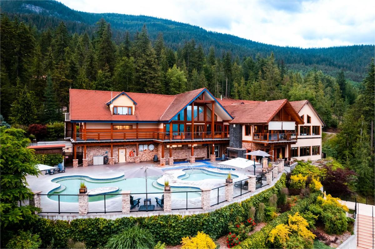 Image 7 of Halcyon Hot Springs Resort