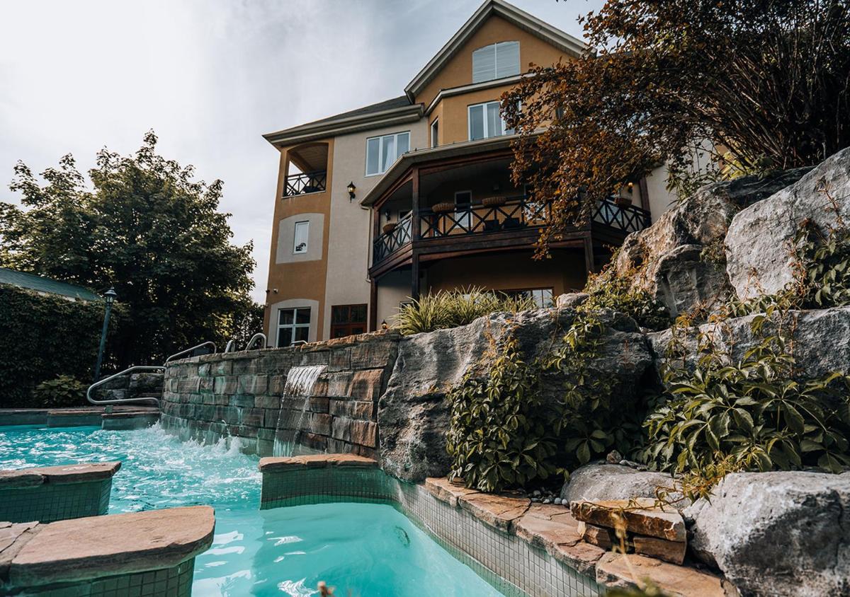 Image 4 of Hotel Chateau Bromont