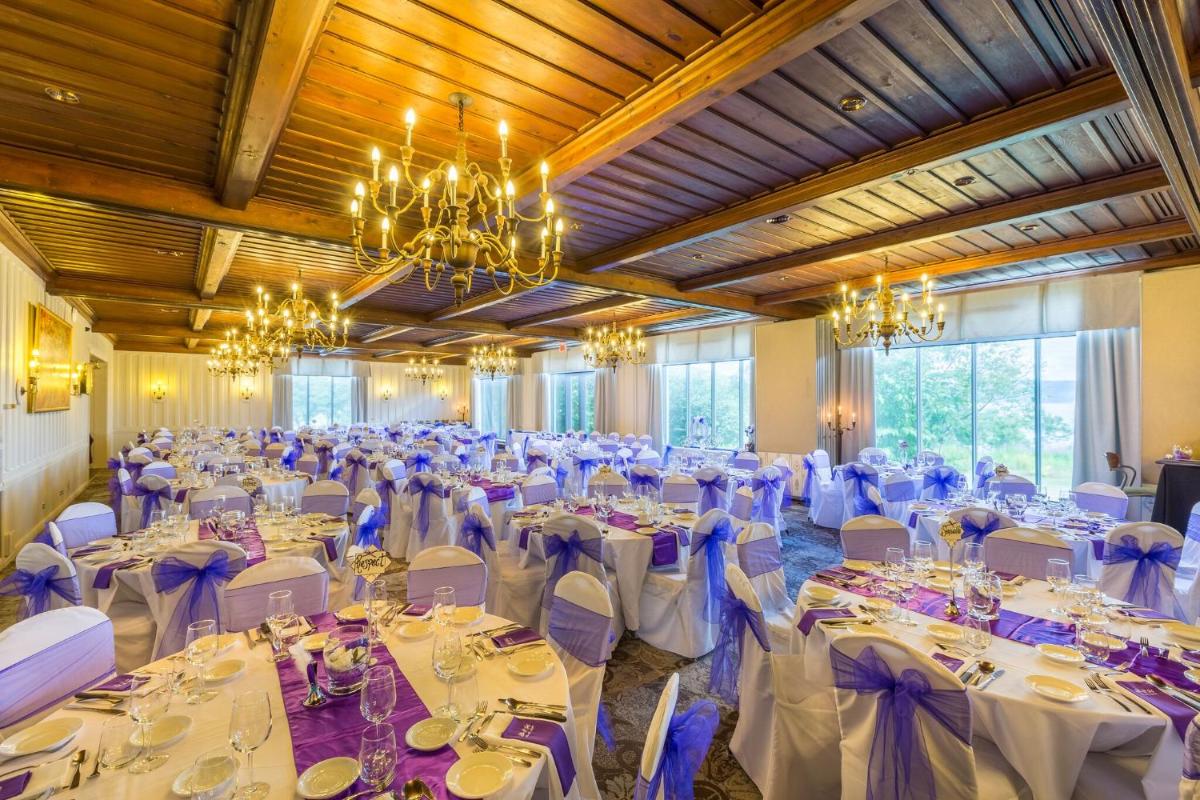 Image 5 of Hôtel le Manoir Baie-Comeau