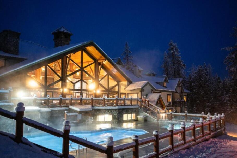 Image 2 of Lizard Creek Lodge