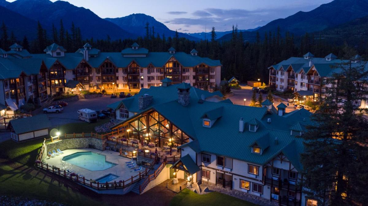 Image 7 of Lizard Creek Lodge
