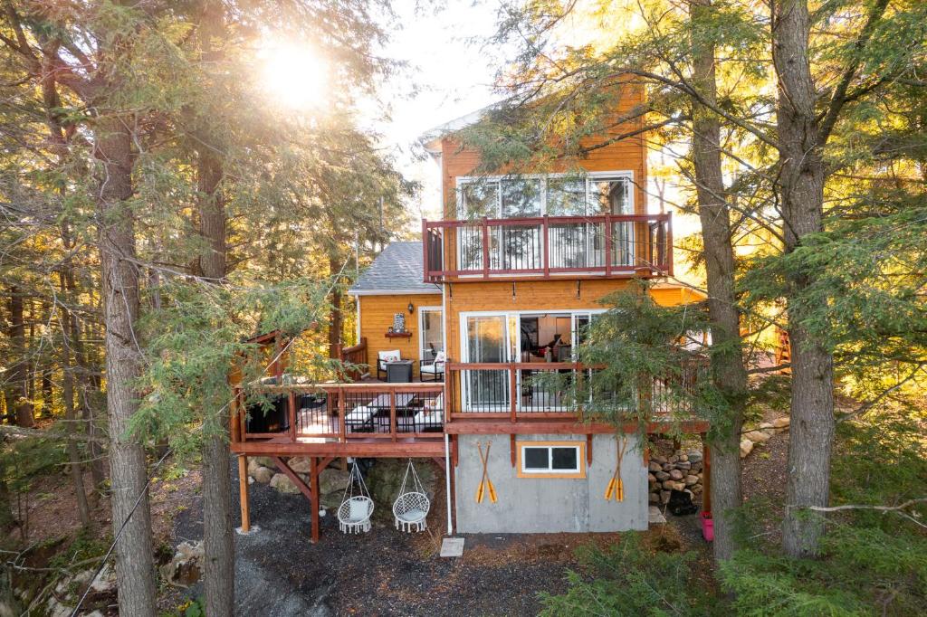 Image 2 of LoveNestChalet – Hot tub & Fireplace – Warm, cozy & relaxing
