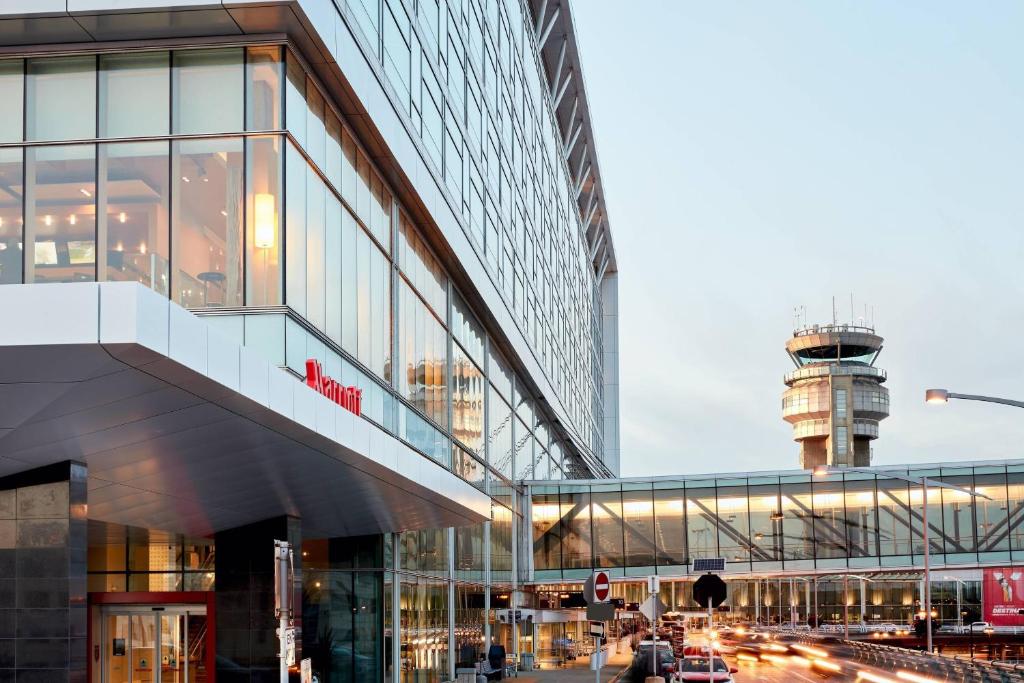 Image 2 of Marriott Montreal Airport In-Terminal Hotel