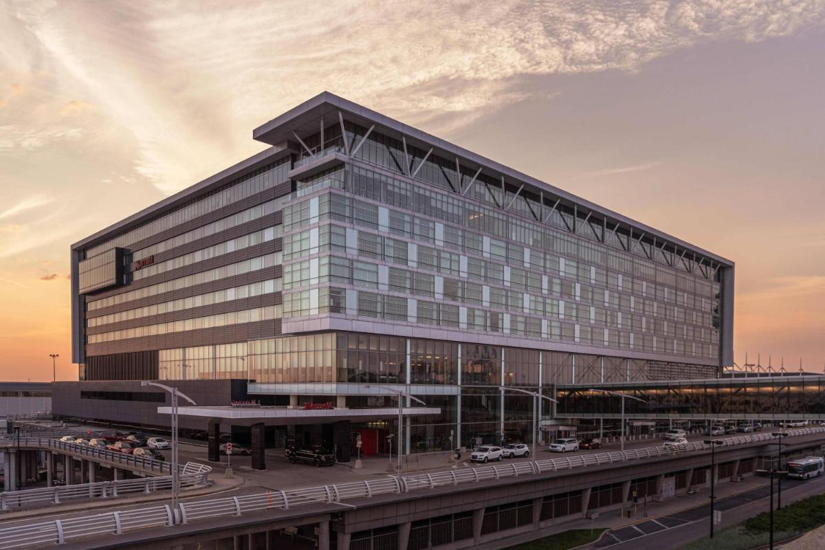 Image 7 of Marriott Montreal Airport In-Terminal Hotel