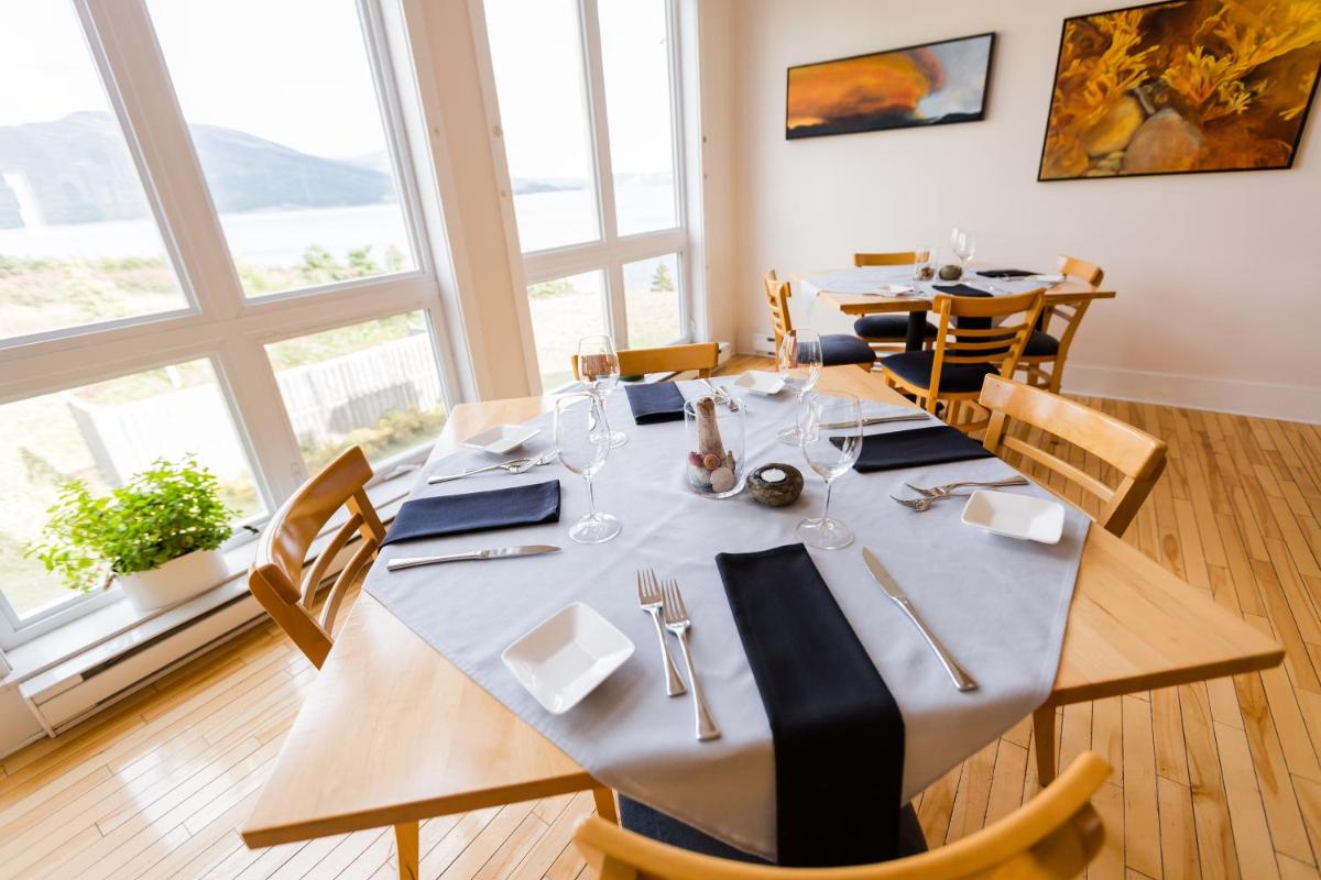 Image 3 of Neddies Harbour Inn