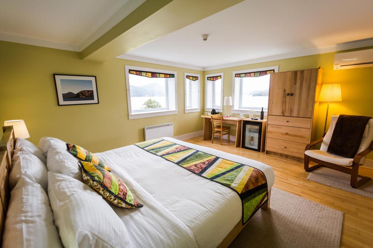 Image 7 of Neddies Harbour Inn