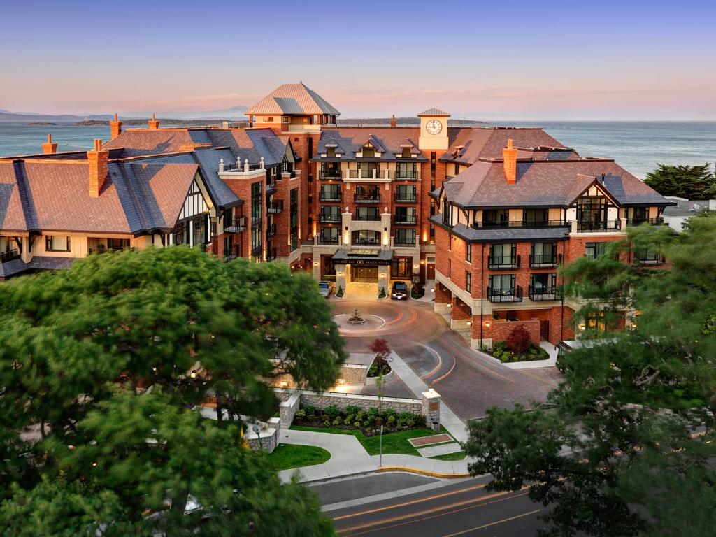 Image 2 of Oak Bay Beach Hotel