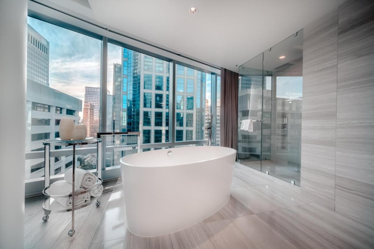 Image 3 of Paradox Hotel Vancouver
