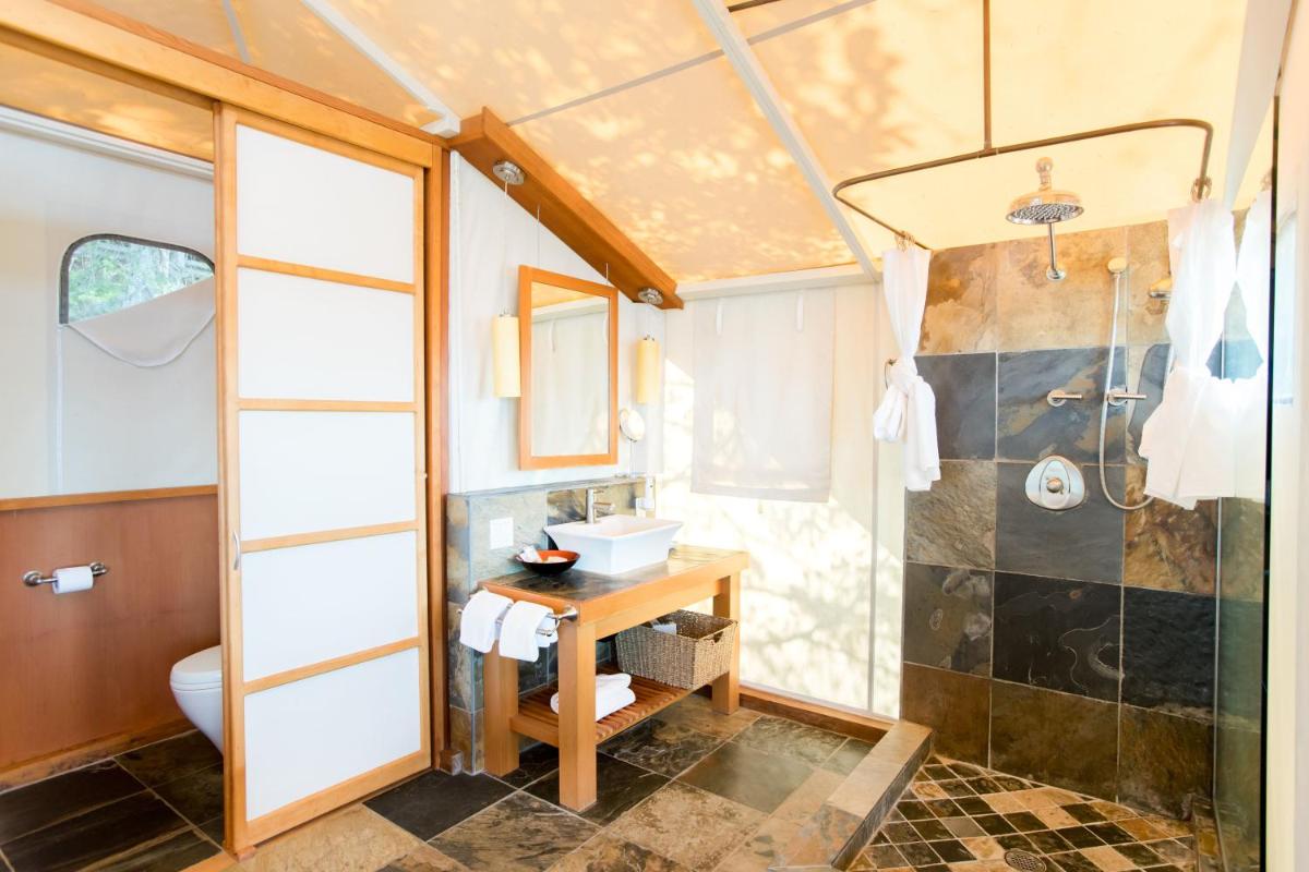 Image 3 of Rockwater Secret Cove Resort
