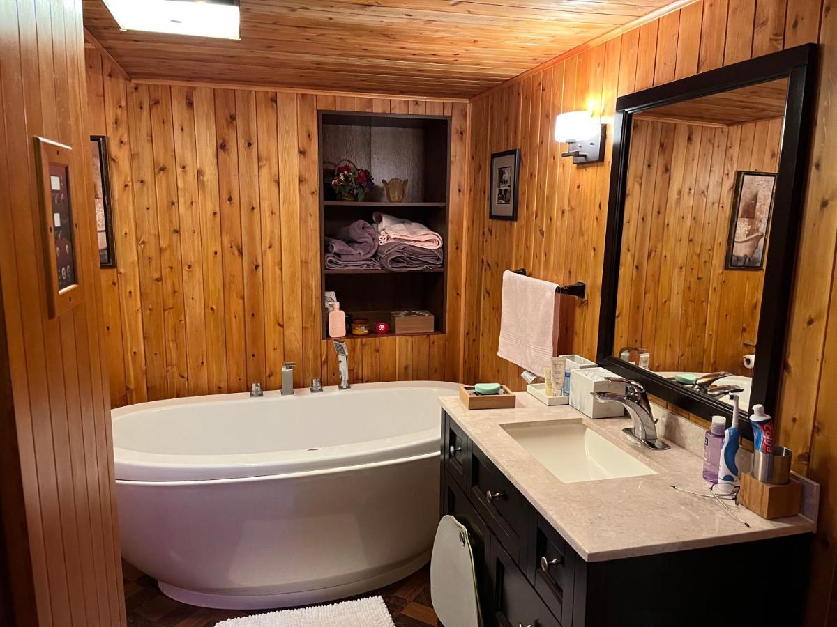 Image 2 of Sandy Shore Cottages Luxury Resort on Rice Lake