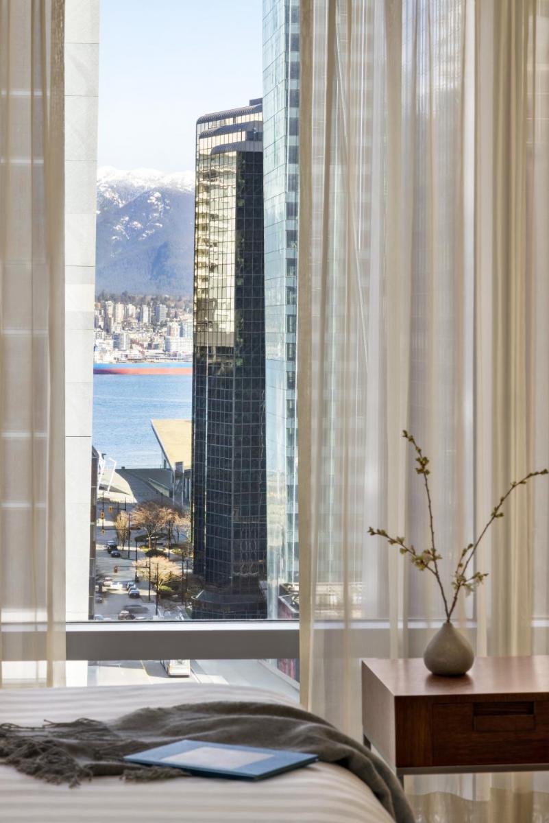 Image 4 of Shangri-La Vancouver