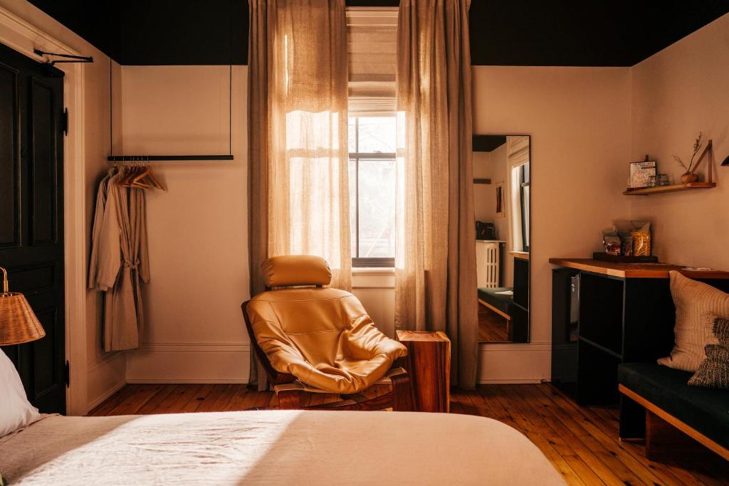 Image 1 of Somewhere Inn Collingwood