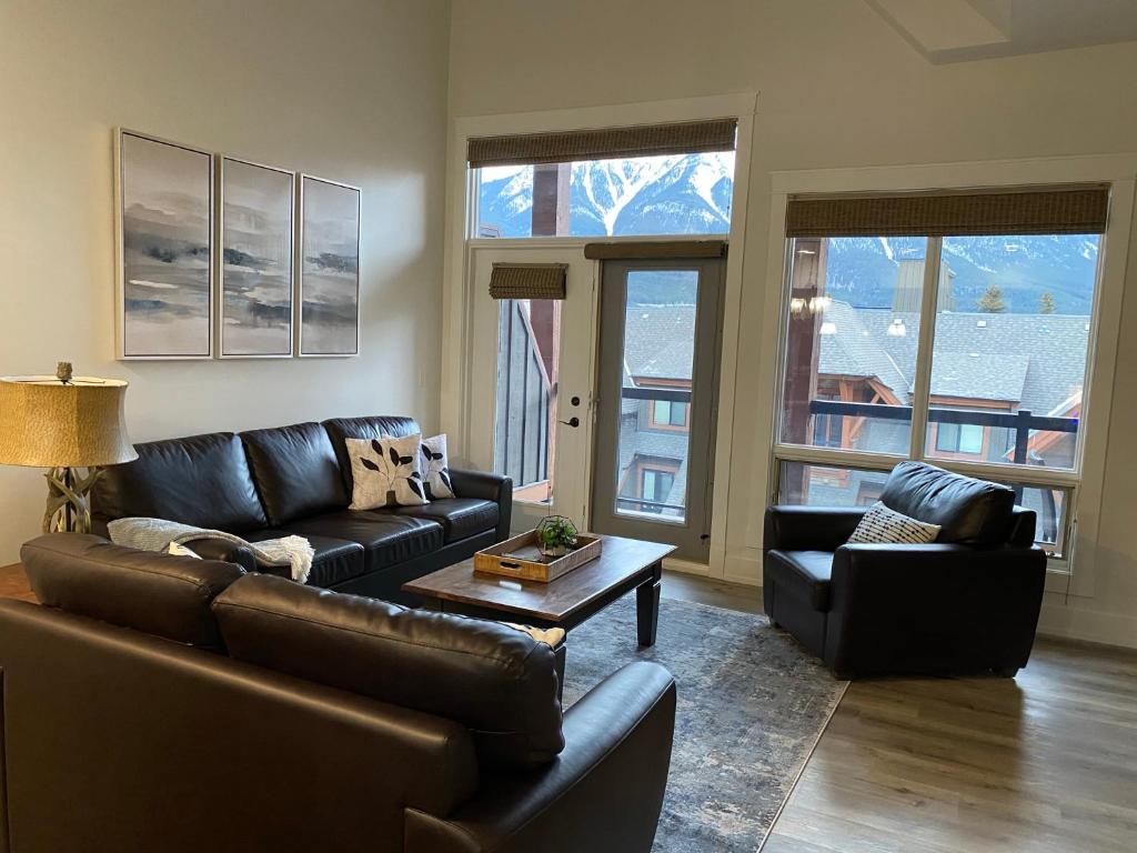 Image 2 of Spectacular Penthouse With Amazing Views, Indoor Pool and Hot tub