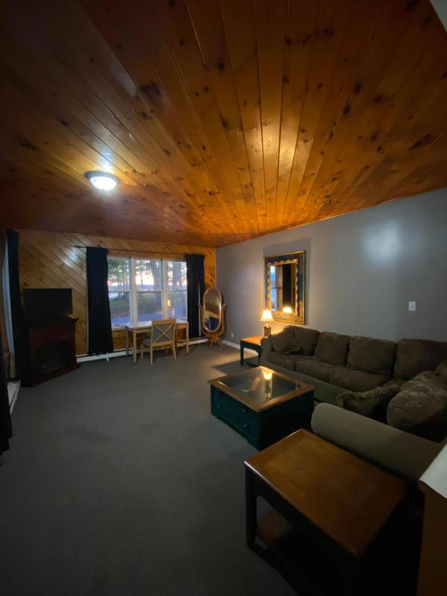 Image 6 of Stoco Lake Lodge