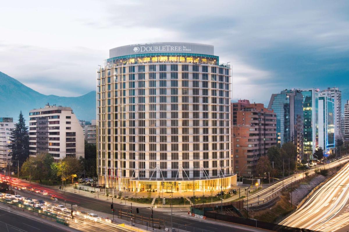 Image 2 of DoubleTree by Hilton Santiago Kennedy, Chile