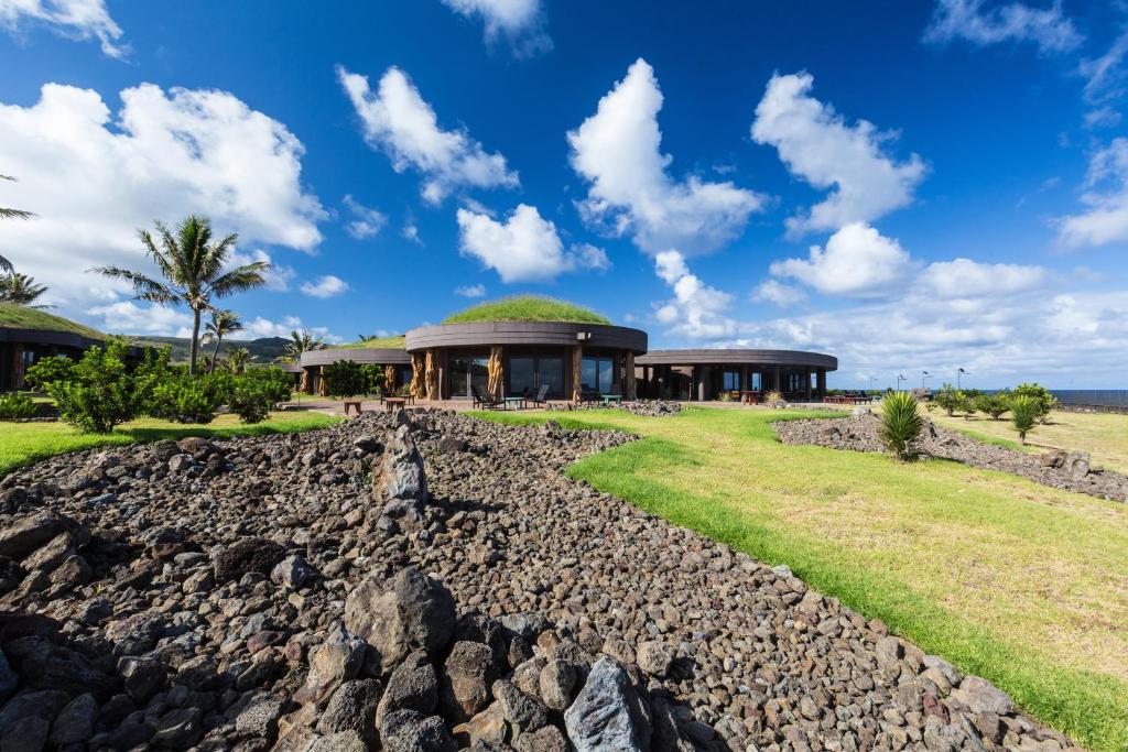 Image 2 of Nayara Hangaroa
