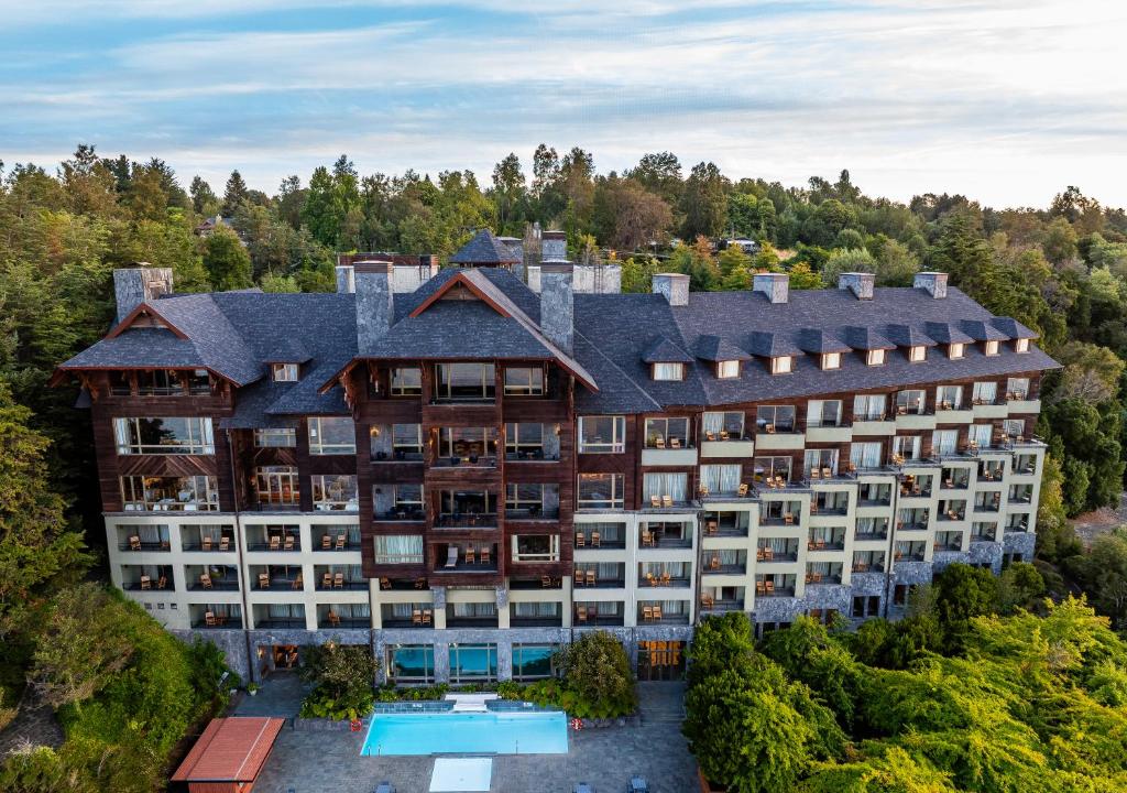 Image 2 of Park Lake Luxury Hotel