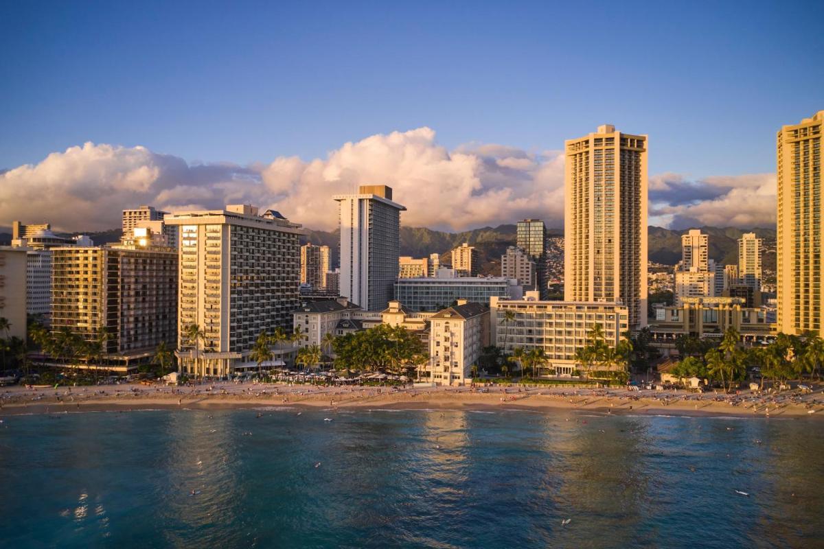 Moana Surfrider, A Westin Resort & Spa, Waikiki Beach