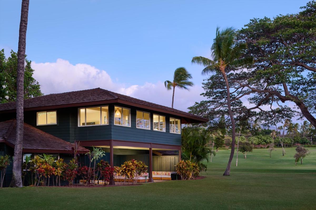 Royal Lahaina Resort & Bungalows