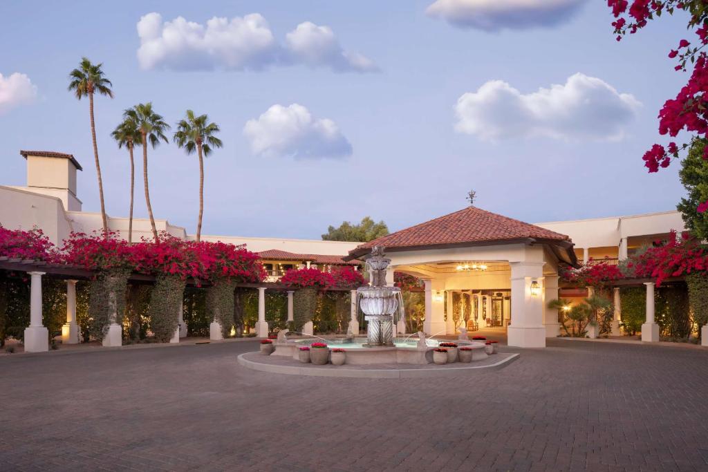 The Scottsdale Resort & Spa, Curio Collection by Hilton