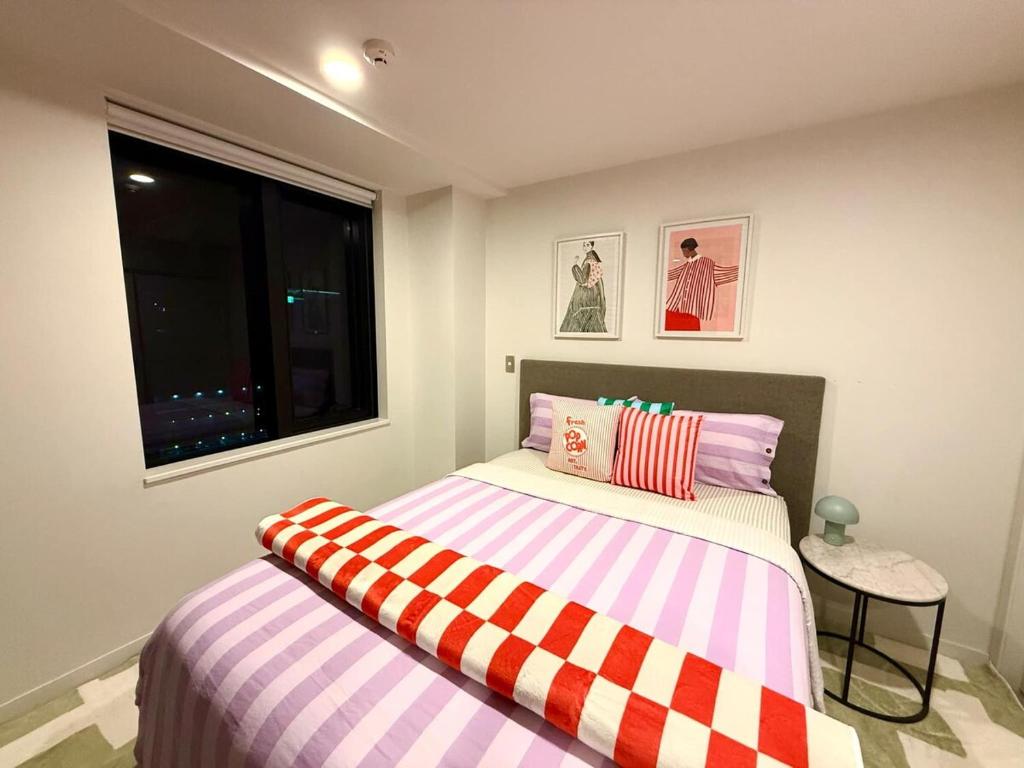 Image 2 of 2Bedrooms, CBD SkyTower, FREE parking, Air con