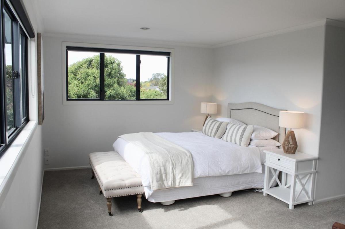 Image 2 of 5-min walk to Village – Havelock North Holiday Home with Spa Pool