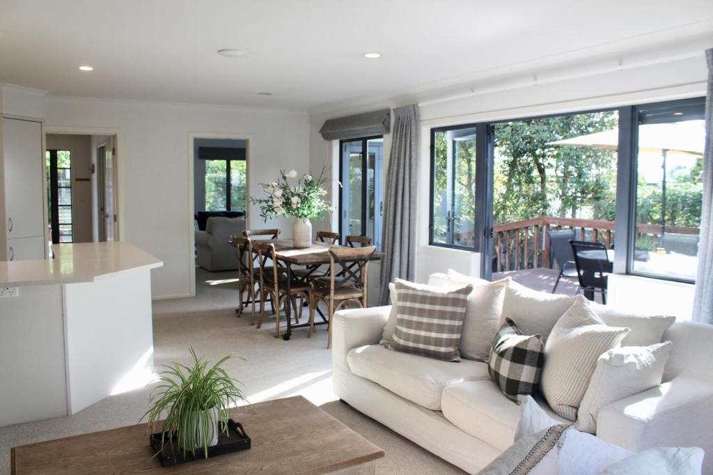 Image 2 of 5-min walk to Village – Havelock North Holiday Home with Spa Pool