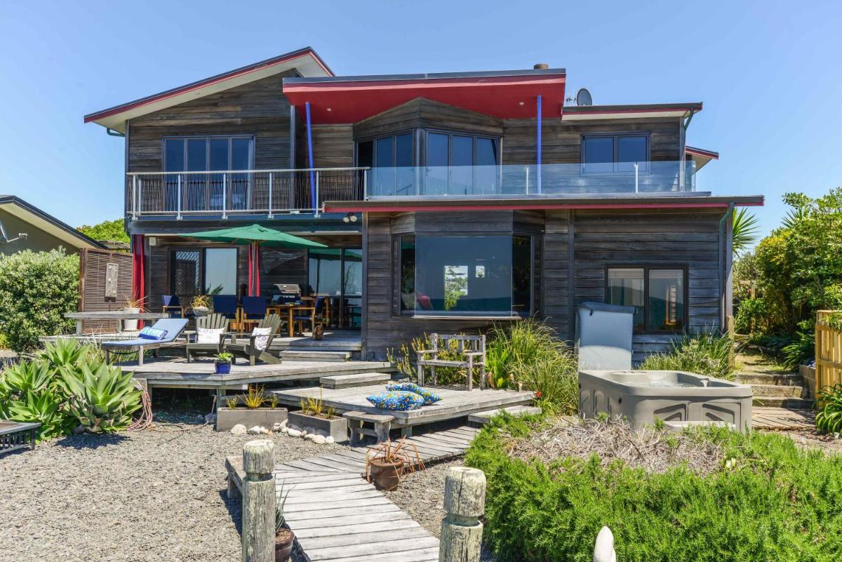 Image 2 of Absolute Beachfront B&B