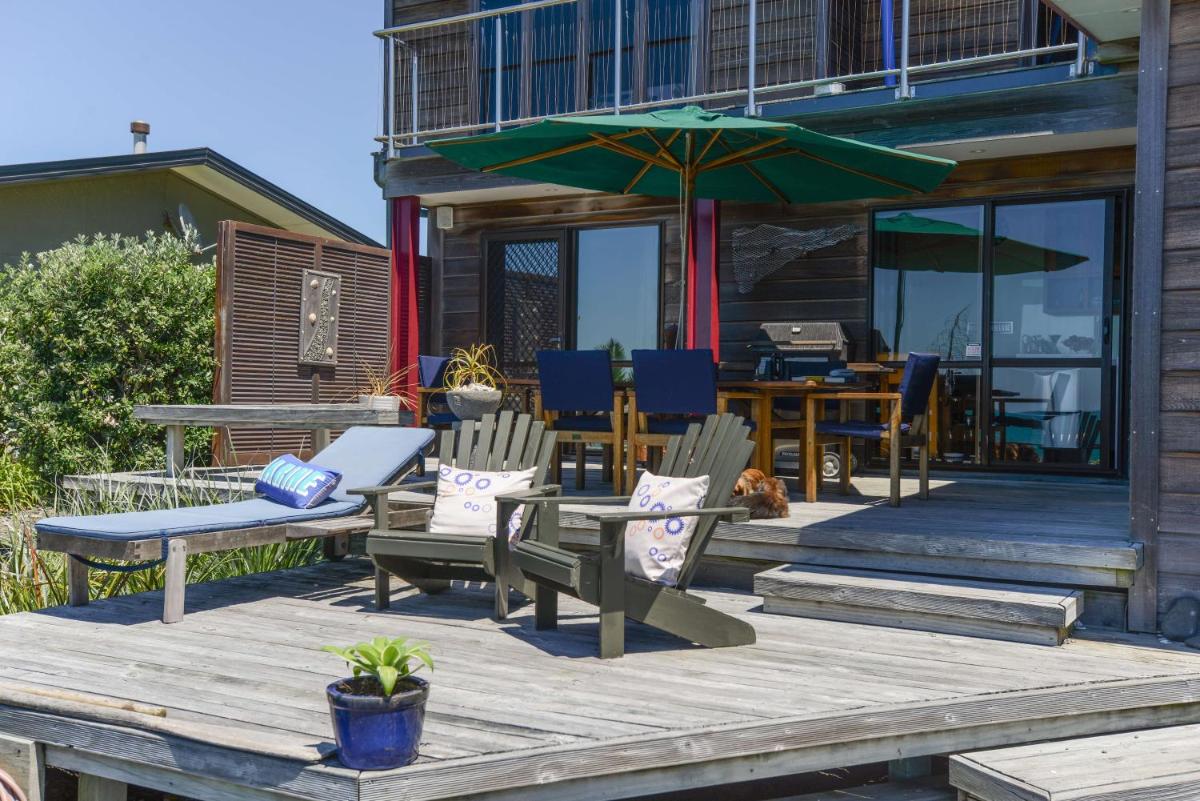 Image 4 of Absolute Beachfront B&B