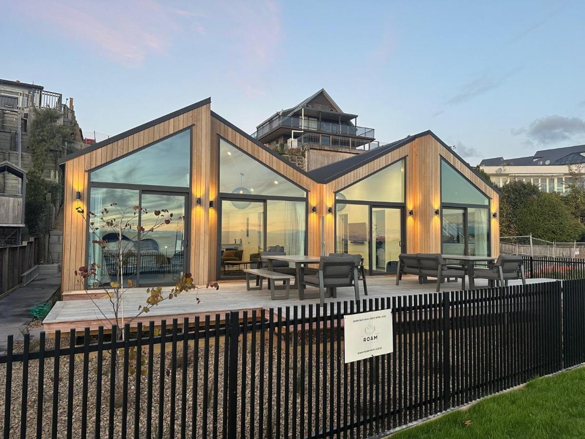 Image 6 of Absolute Lakefront House