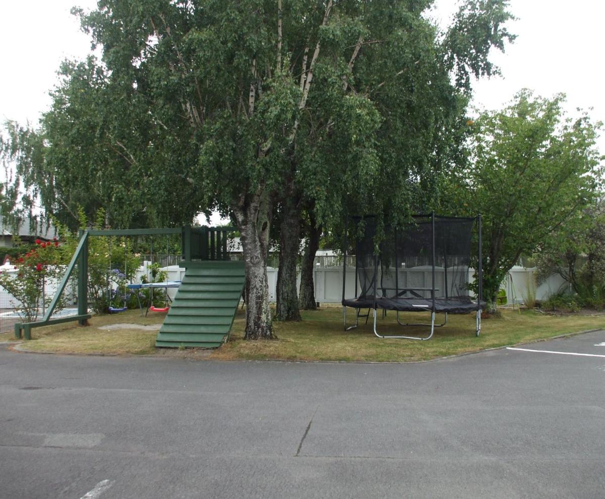 Image 7 of Acorn Estate Motel