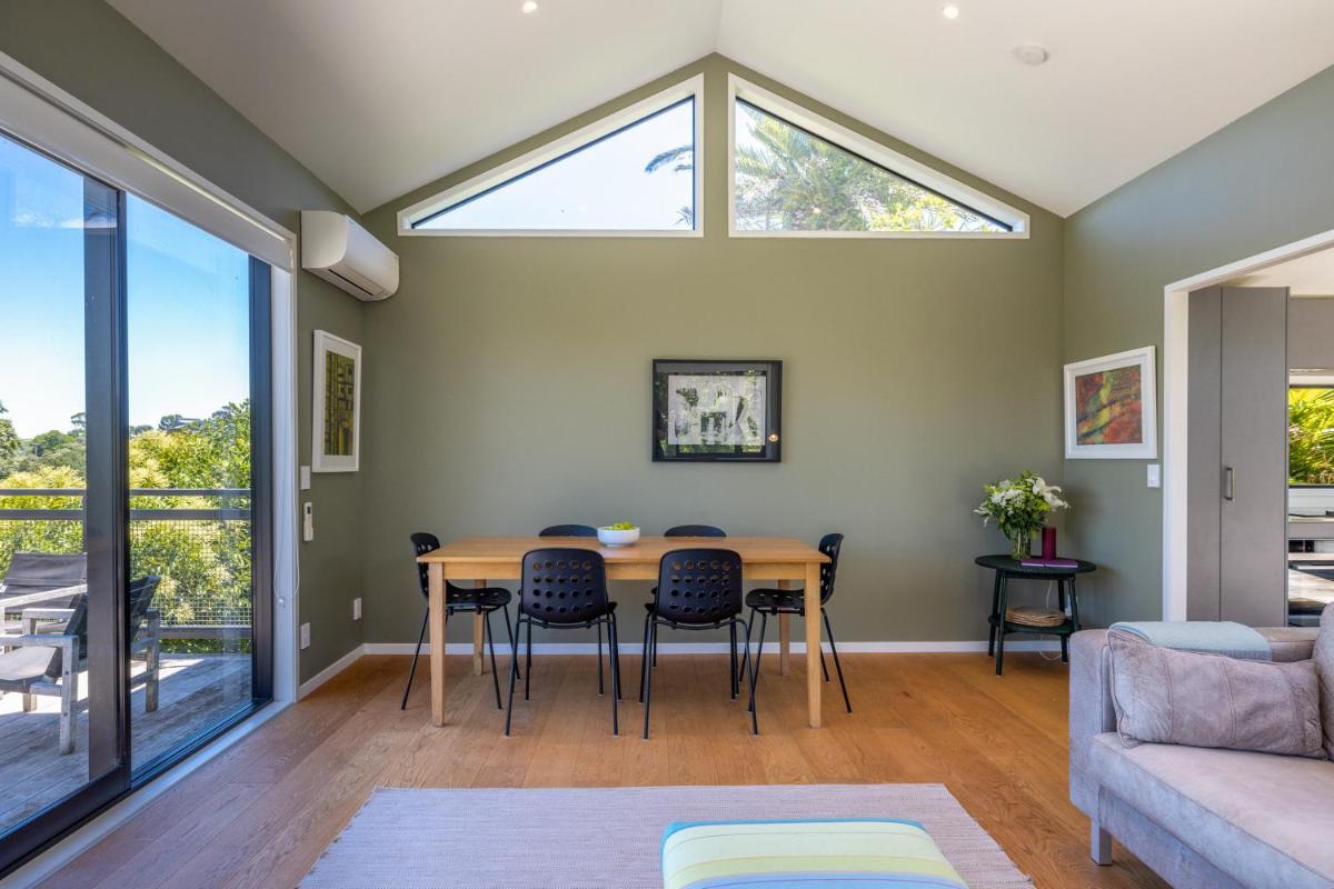Image 4 of Art Lovers Retreat – Stay Waiheke