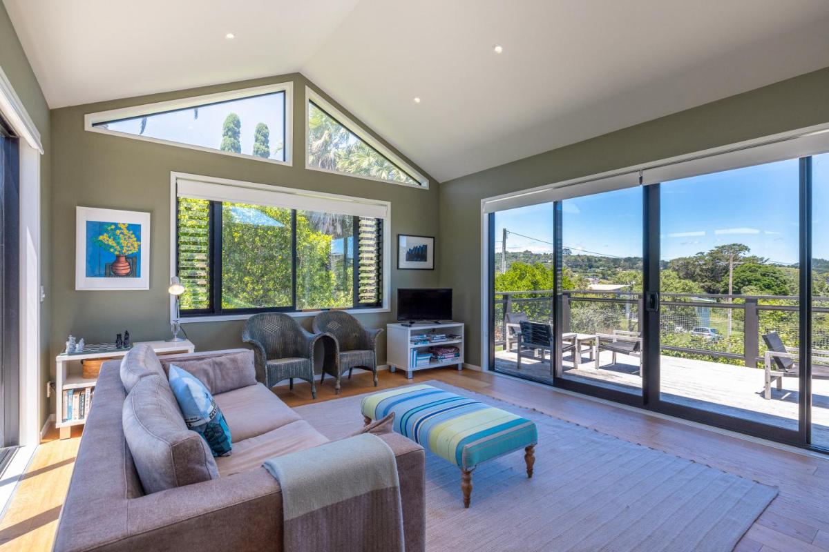 Image 5 of Art Lovers Retreat – Stay Waiheke