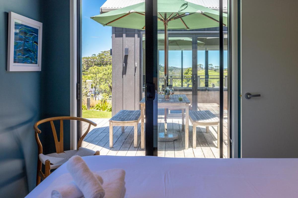 Image 2 of Art Lovers Retreat – Stay Waiheke