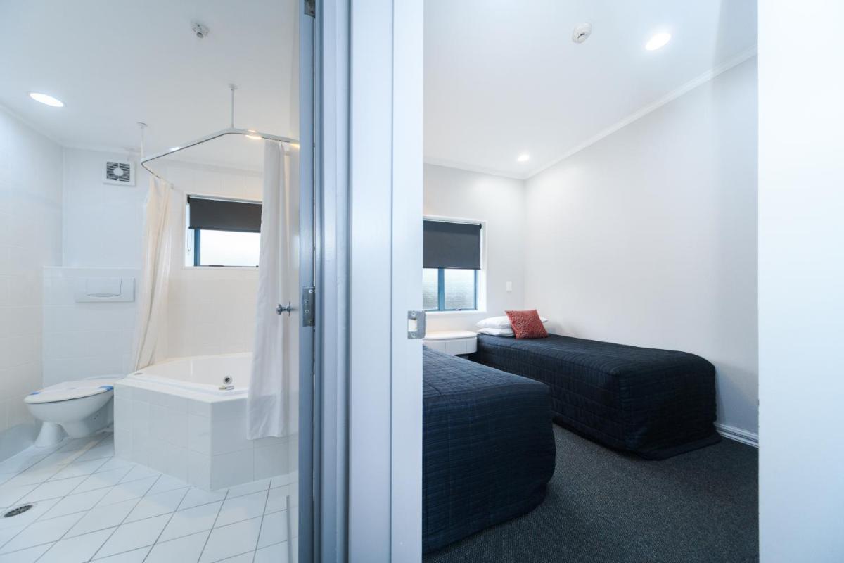 Image 3 of Aubyn Court Spa Motel