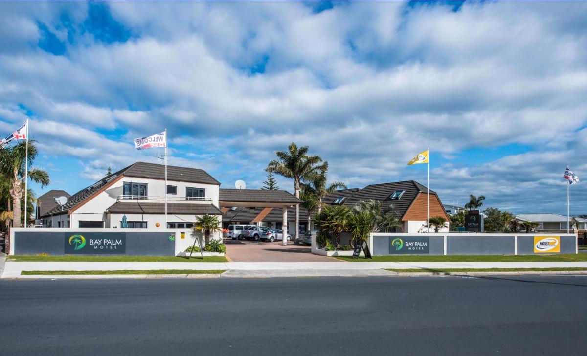 Image 7 of Bay Palm Motel
