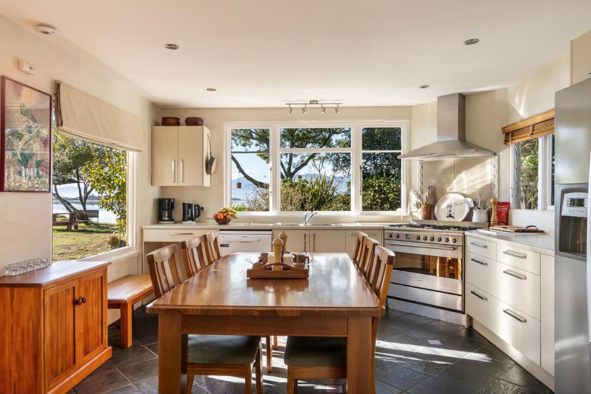 Image 4 of Camelot Island Retreat