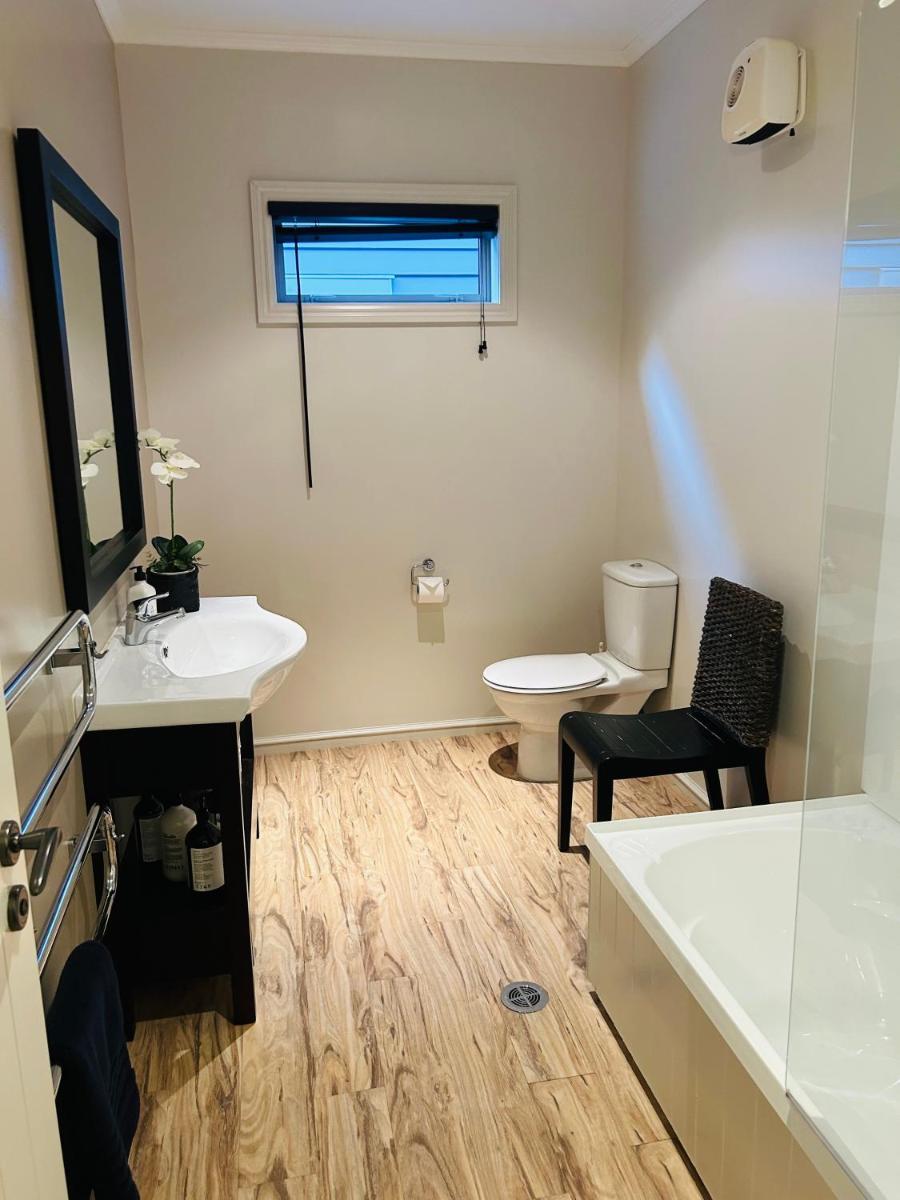 Image 4 of Cardrona Villa with Pool and Jacuzzi
